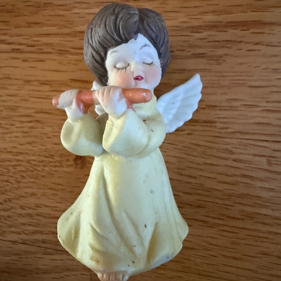 Artmark Collection Set of 6 Porcelain Angels Playing Instruments - Picture 7 of 15